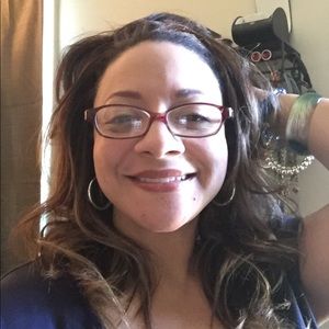 Meet your Posher, Desiree